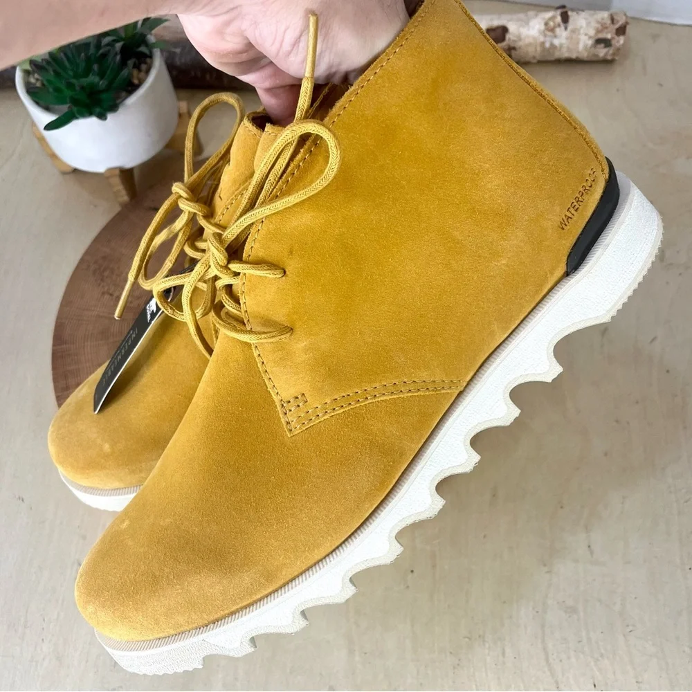 NWT Sorel Men’s Kezar Waterproof Suede Boots Yellow Suede Size 11.5